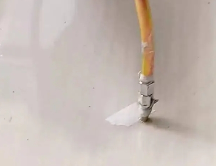 蓬莱瓷砖空鼓维修公司专业解答在瓷砖铺贴过程中，如果使用的砂料过粗（如全部使用了粗砂），可能会导致以下问题